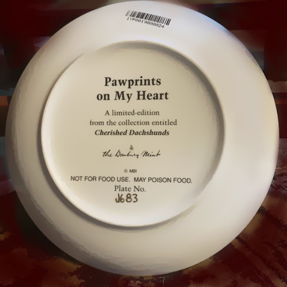 Pawprints On My Heart Plate from the Cherished Dachshunds Collection - Black Tan - Picture 2 of 6